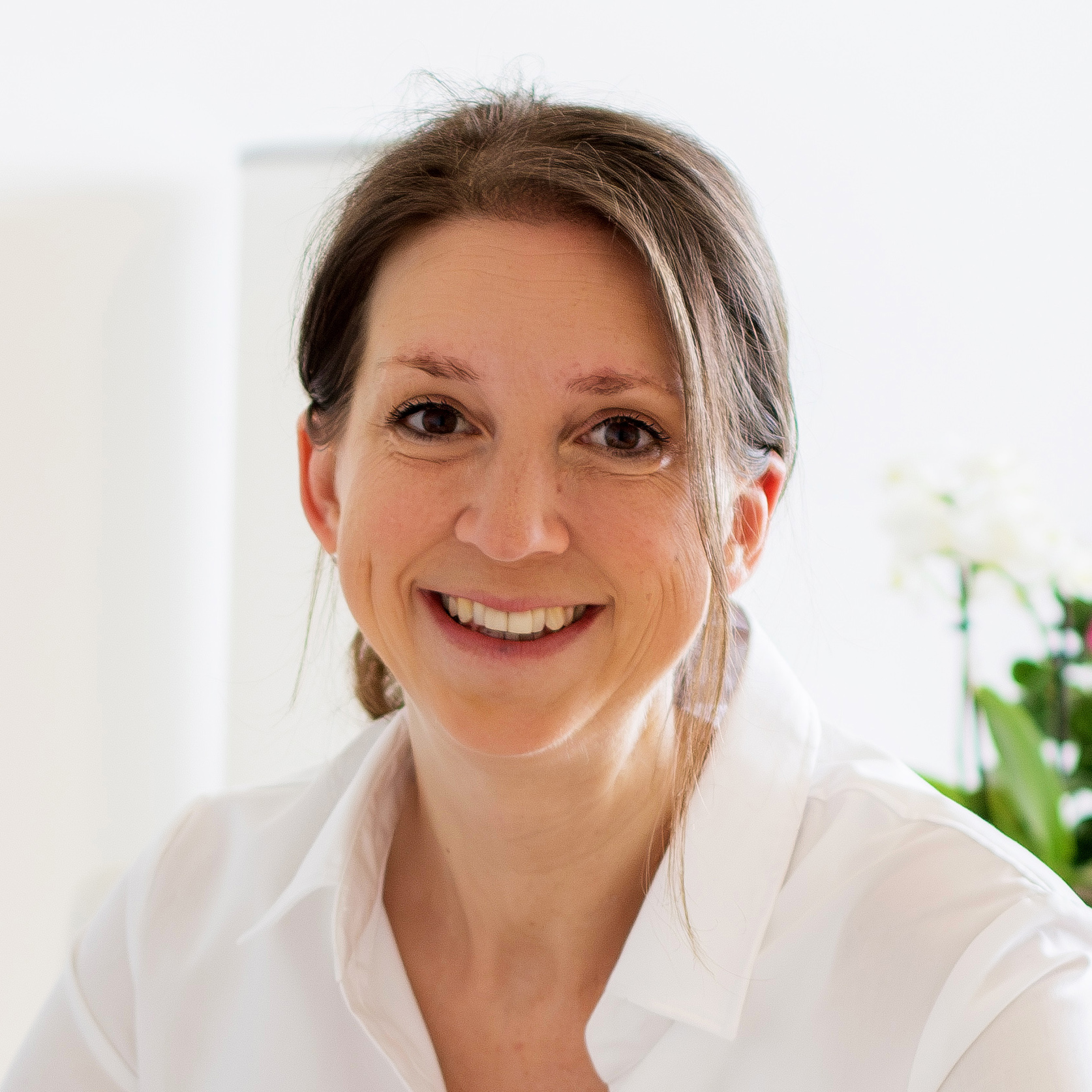 Dr. Birgit Lang